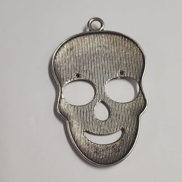 Gothic Sugar Skull Pendant Silver Tone - Picture 3 of 4